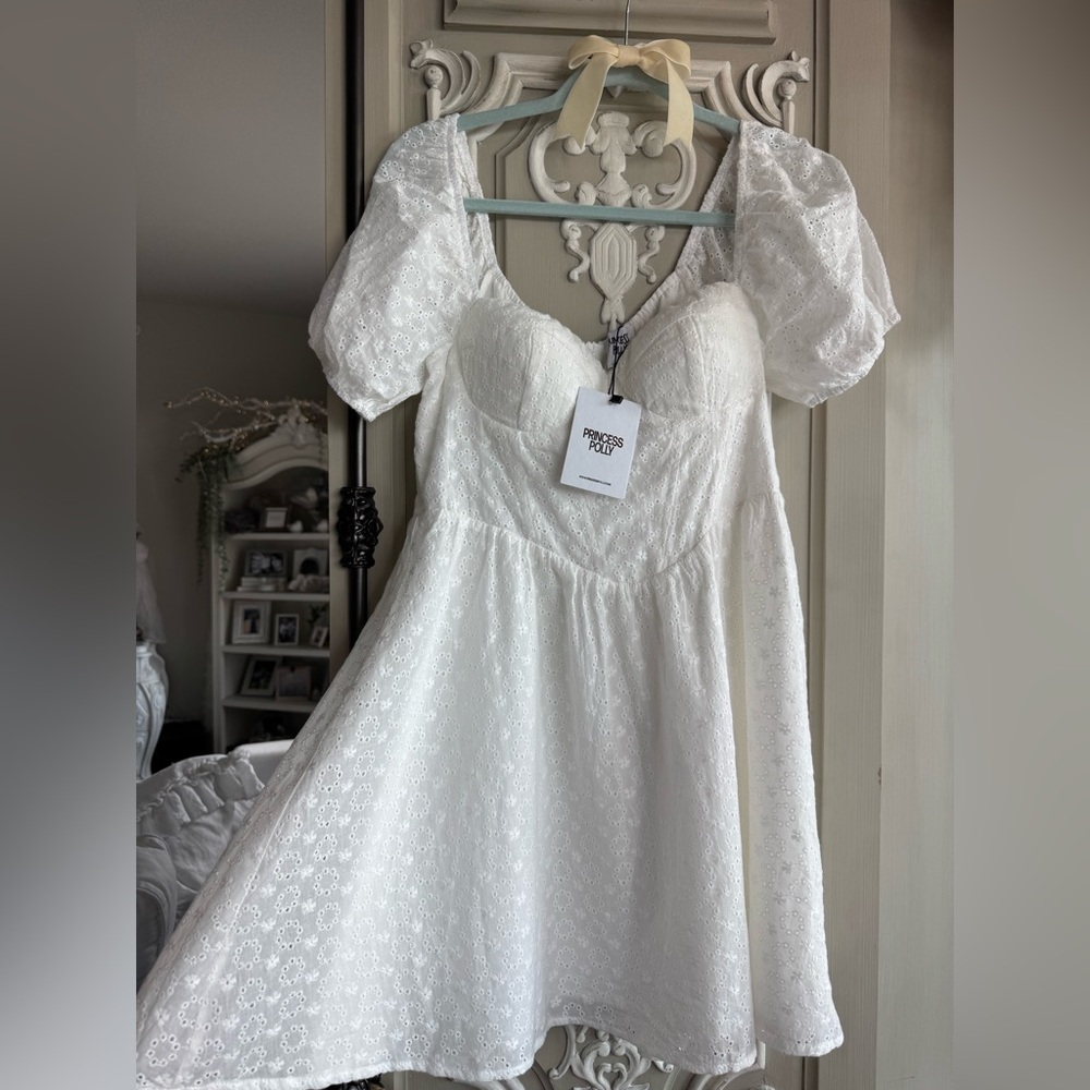 Princess Polly “DARSO” White Mini Dress 🤍
Size 6